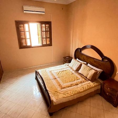 Maison De Ville Agreable Avec Un Patio Marocain Warzazat Zewnętrze zdjęcie
